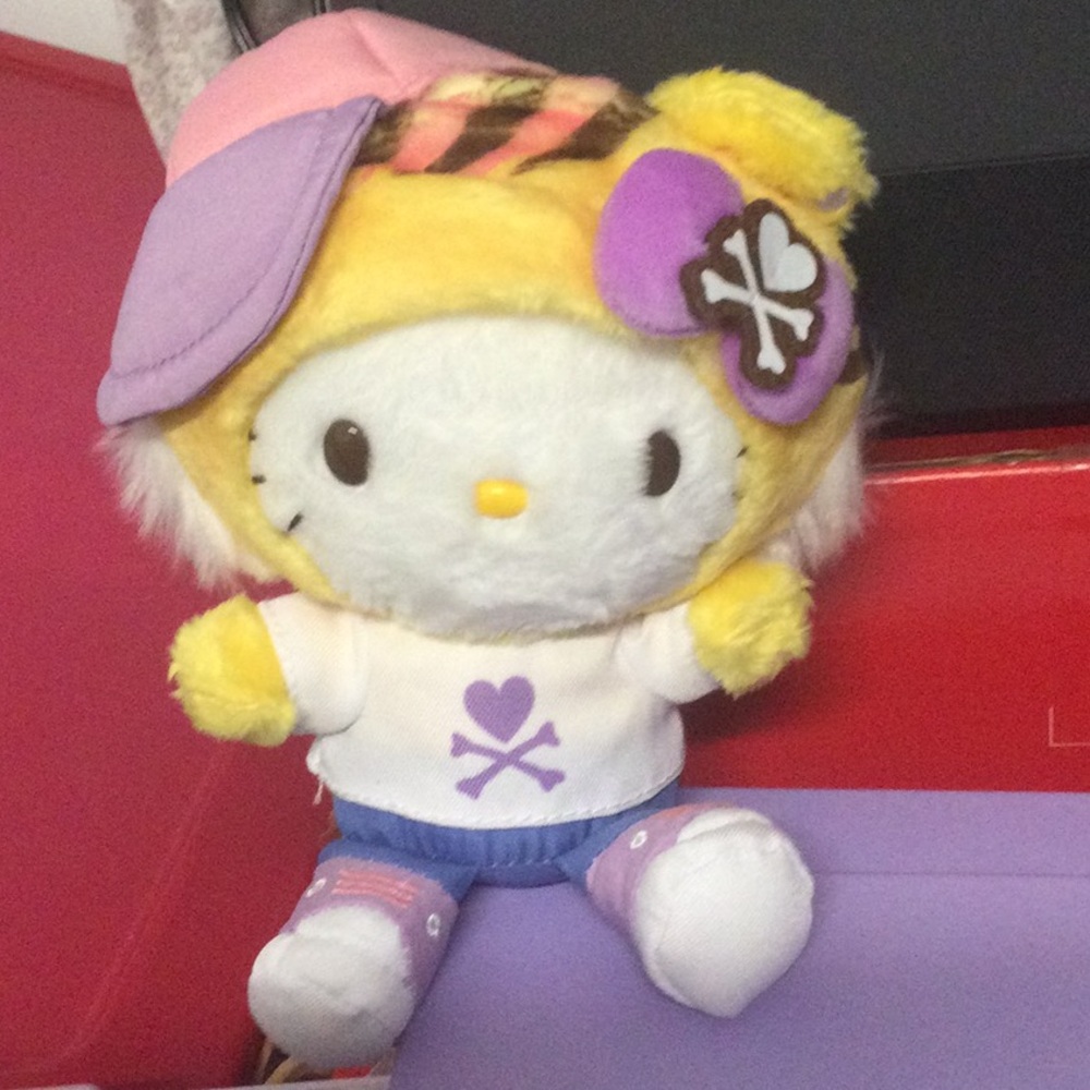 Cute Hello Kitty Plushie